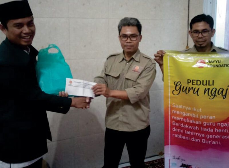 Sedekah Mulya: Santunan Rutin Fakir Miskin & Guru Ngaji Pelosok