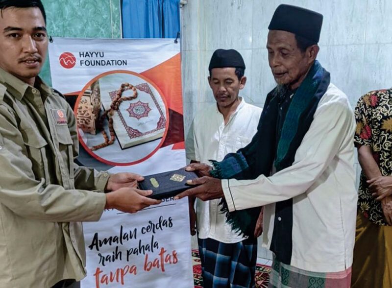 Wakaf Quran Pelosok Jawa Barat: Alirkan Cahaya Kalam Ilahi